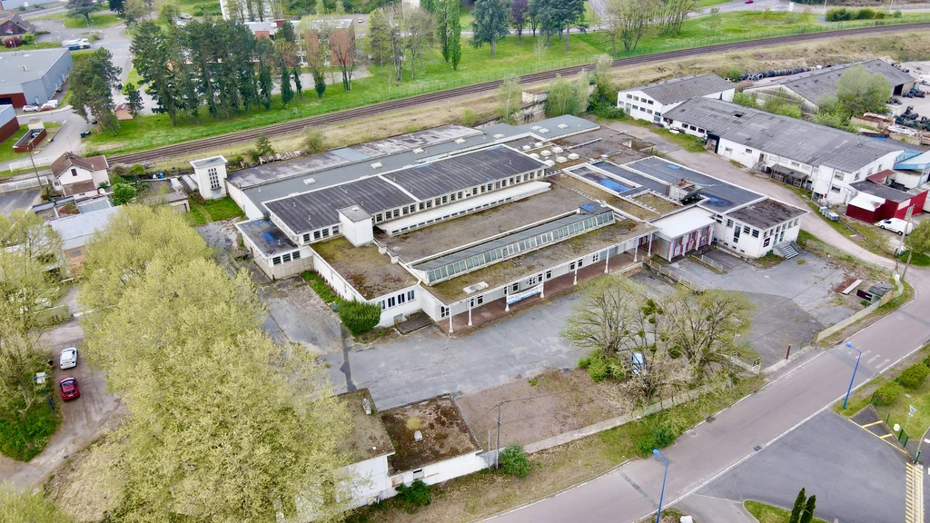 ENTREPOTS À LOUER AU CREUSOT